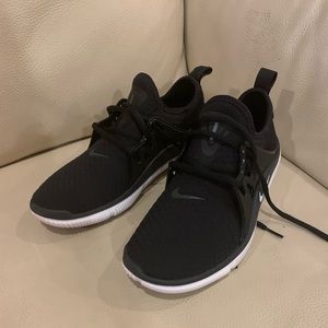 Men’s Nike shoes size 7.5 black